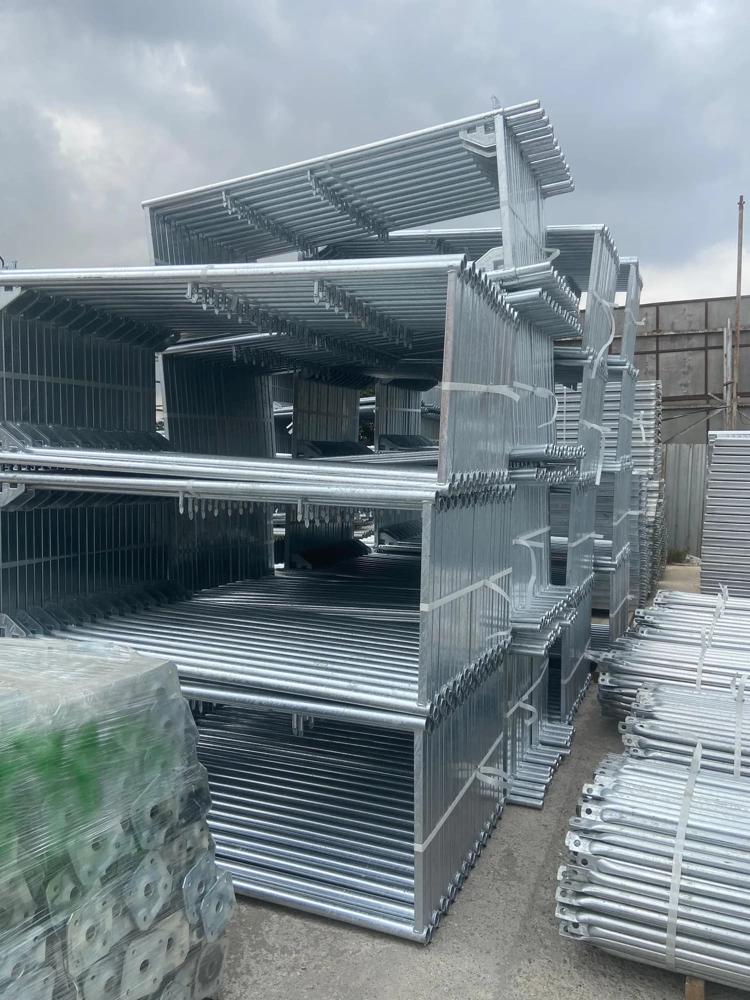 Scaffolding system frame detail